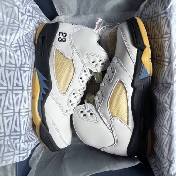 A Ma Maniére x Air Jordan 5 “Dawn” - Picture 2 of 5